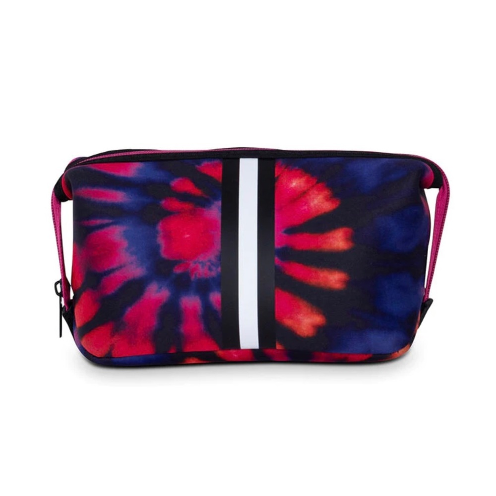 NWT Haute Shore Erin Dreamer cosmetic case